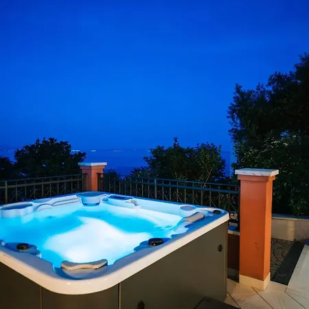 Grosszuegiges- Modernes Mit Terrasse Und Meerblick By Interhome * Opatija