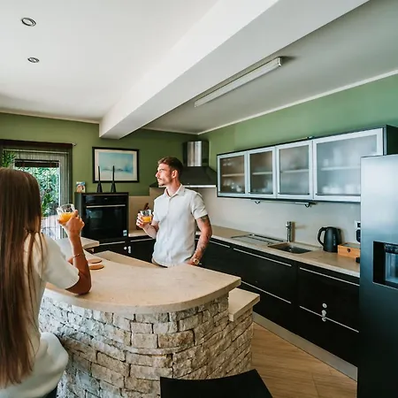 Grosszuegiges- Modernes Mit Terrasse Und Meerblick By Interhome Apartament *