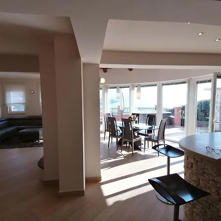 Grosszuegiges- Modernes Mit Terrasse Und Meerblick By Interhome * Opatija