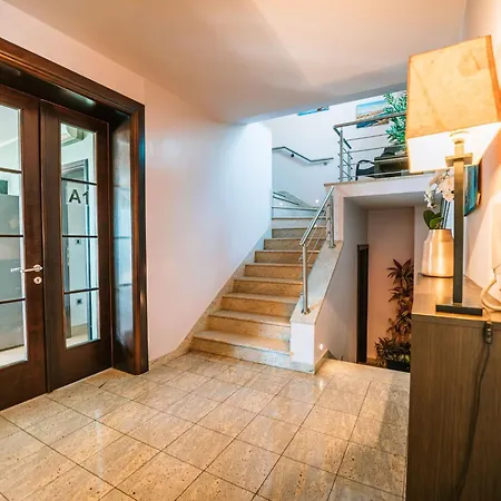 Apartament Grosszuegiges- Modernes Mit Terrasse Und Meerblick By Interhome